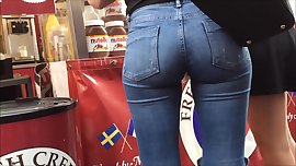 Perfect blonde teen ass in tight jeans